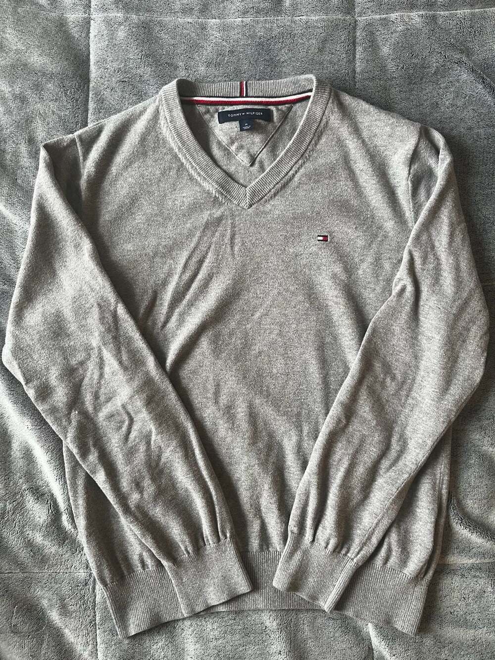 Tommy Hilfiger V-Neck Sweater Size M Gray Cotton Pullover